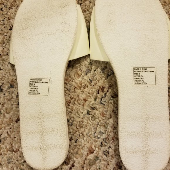 BDG White Slides - Picture 4 of 4